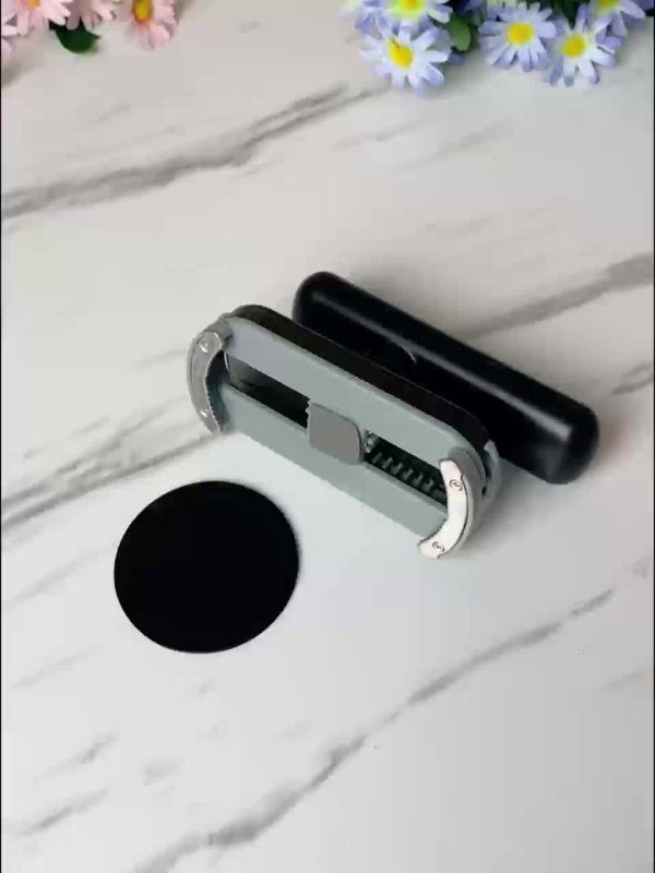Easy-Grip Adjustable Jar Lid Opener